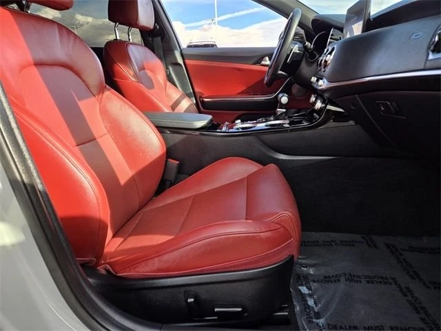 2022 Kia Stinger - Image 13 of 19