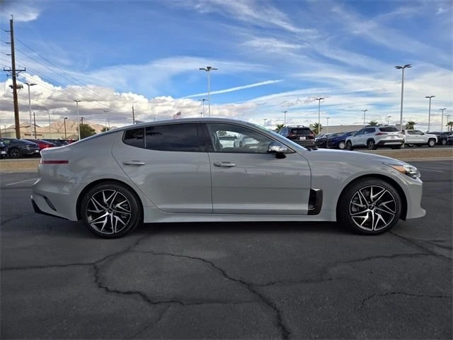 2022 Kia Stinger - Image 2 of 19