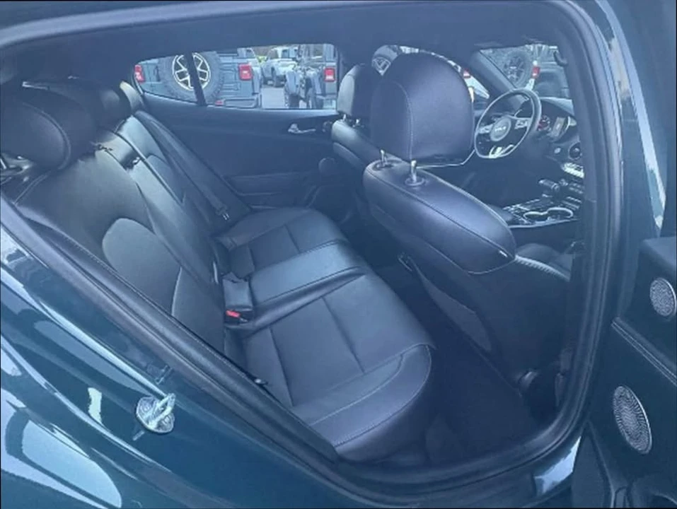 2022 Kia Stinger - Image 16 of 18