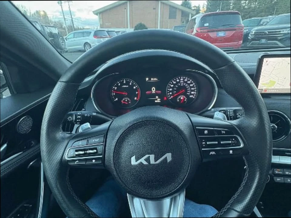 2022 Kia Stinger - Image 9 of 18