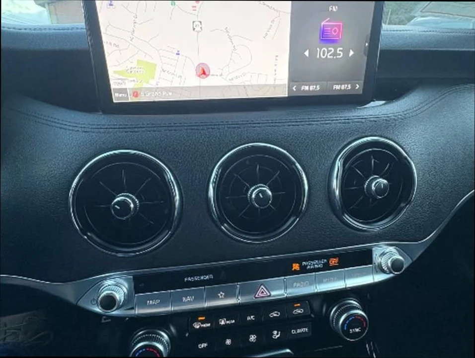 2022 Kia Stinger - Image 10 of 18