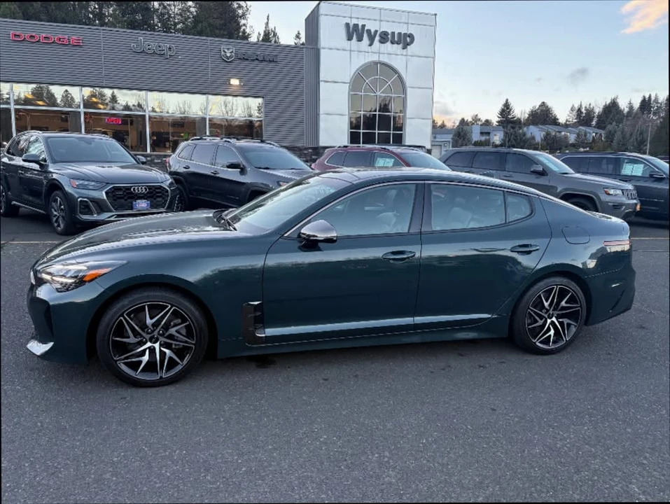 2022 Kia Stinger - Image 2 of 18