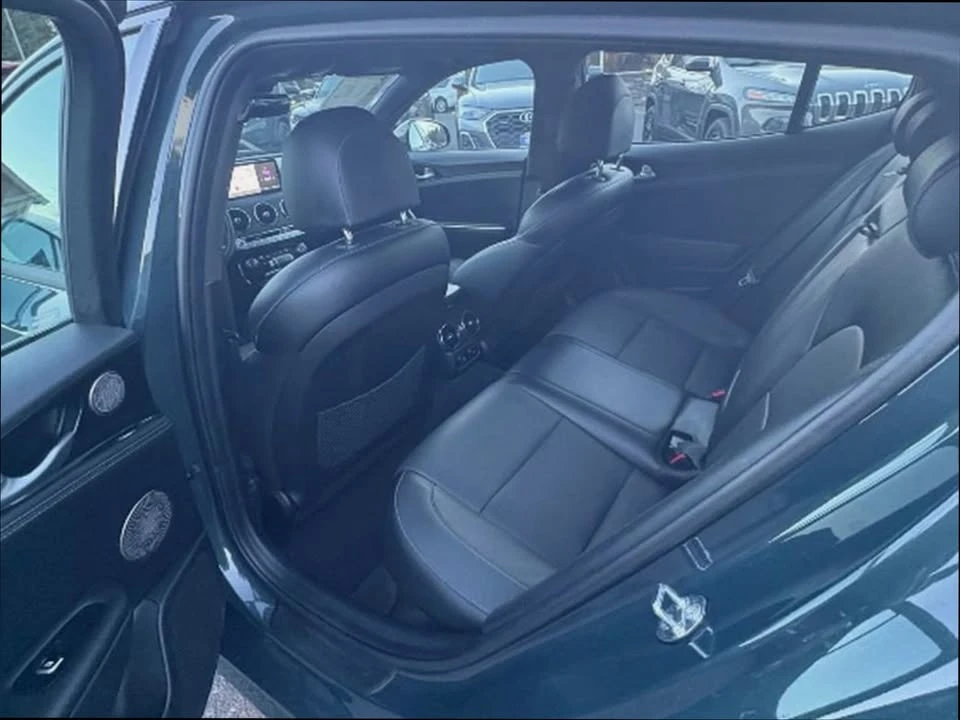 2022 Kia Stinger - Image 17 of 18