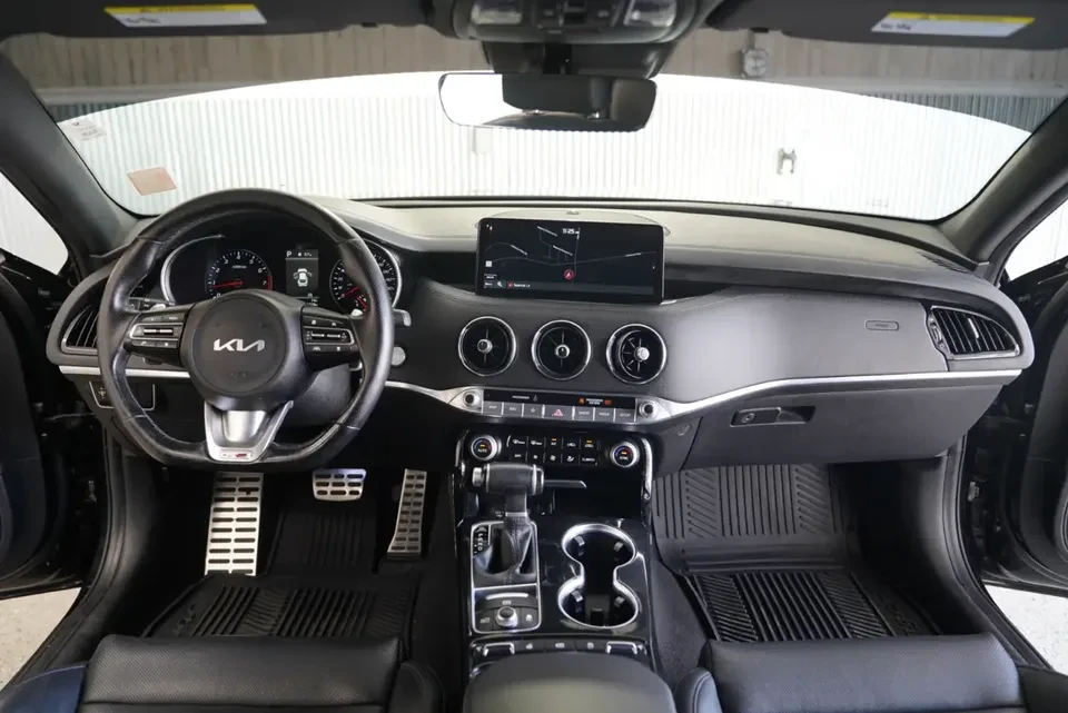 2022 Kia Stinger - Image 8 of 18