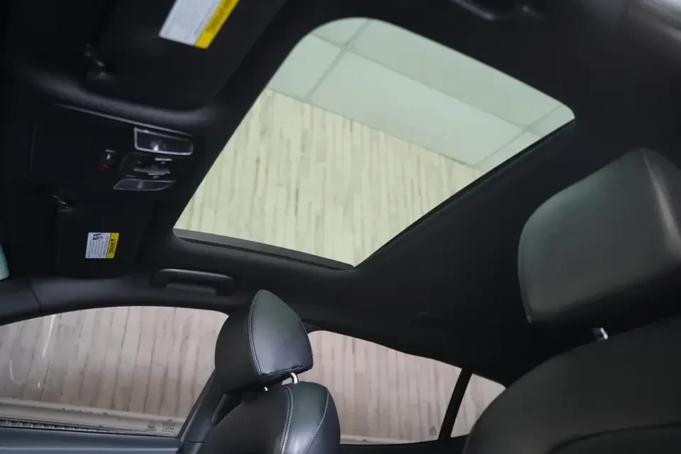 2022 Kia Stinger - Image 11 of 18