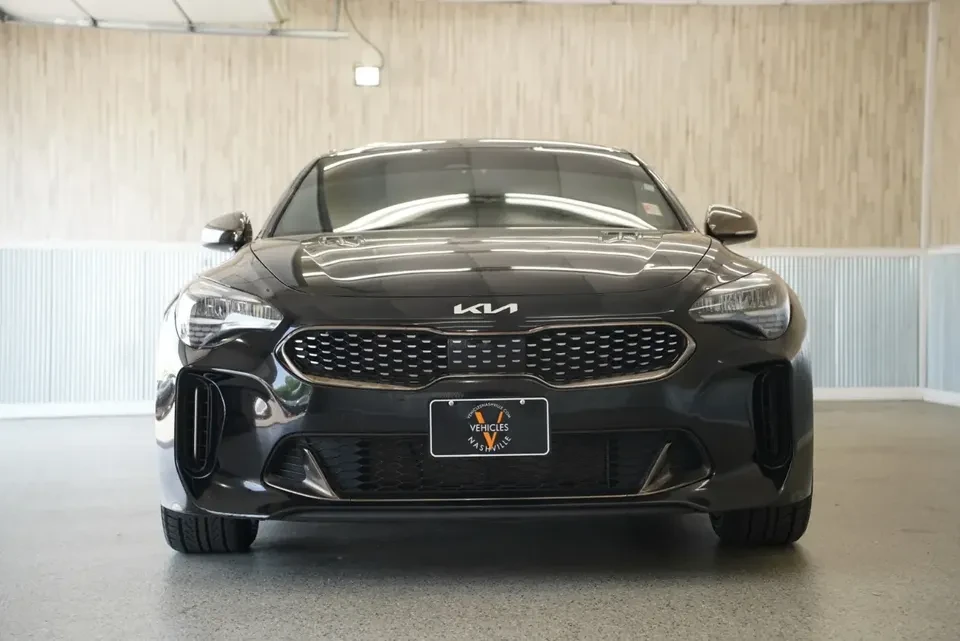 2022 Kia Stinger - Image 2 of 18