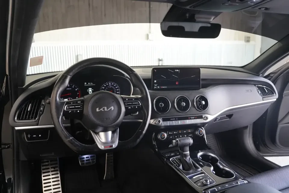 2022 Kia Stinger - Image 6 of 18