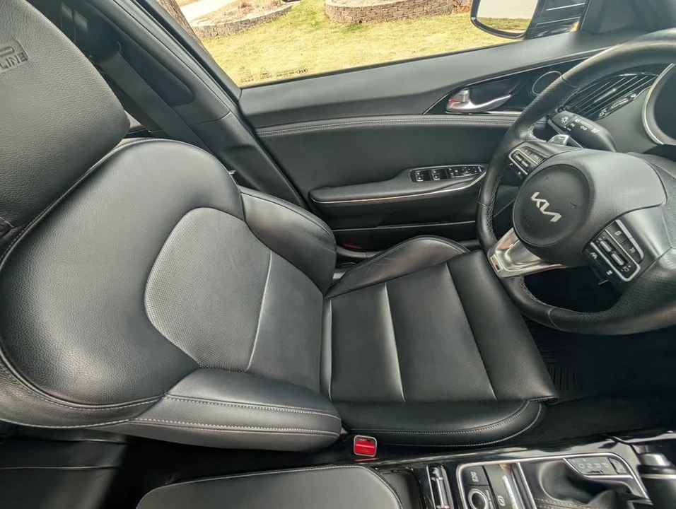 2022 Kia Stinger - Image 13 of 18