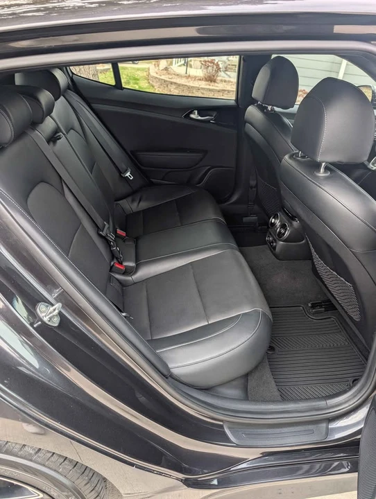 2022 Kia Stinger - Image 17 of 18
