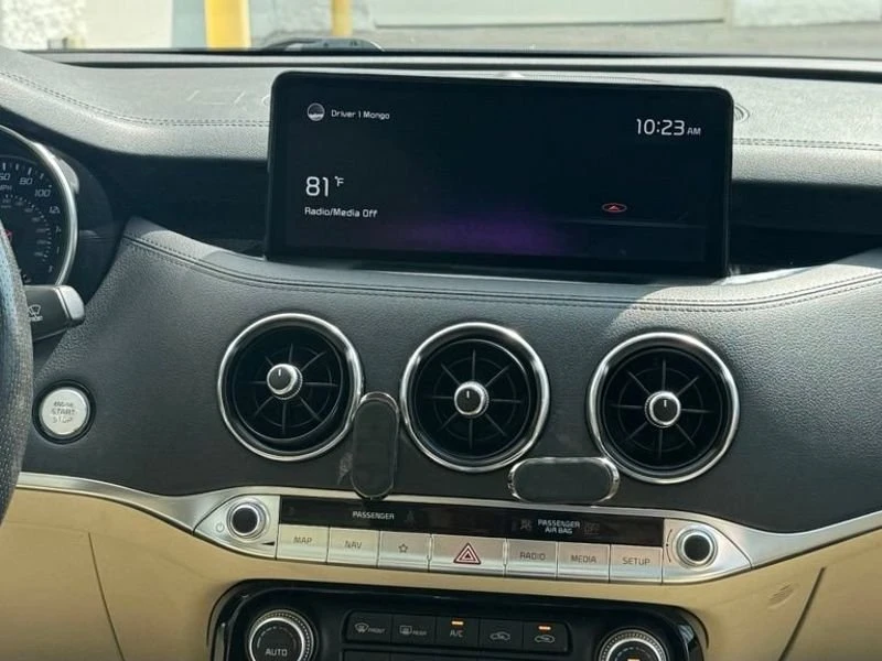 2022 Kia Stinger GT - Image 9 of 19