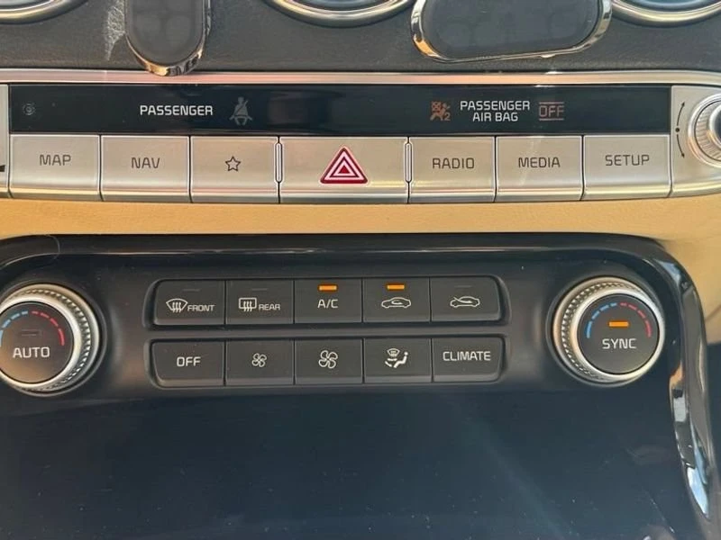 2022 Kia Stinger GT - Image 16 of 19