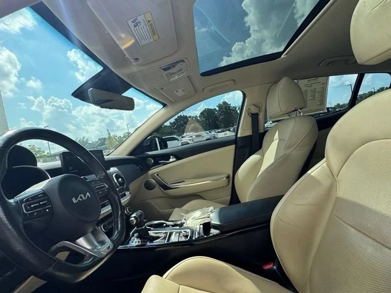 2022 Kia Stinger GT - Image 13 of 19