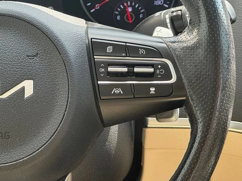 2022 Kia Stinger GT - Image 11 of 19