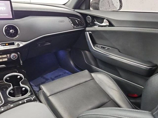 2022 Kia Stinger GT - Image 11 of 20