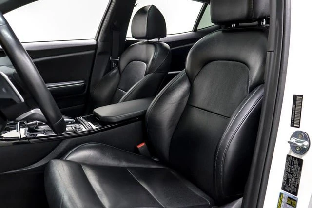 2022 Kia Stinger - Image 15 of 19