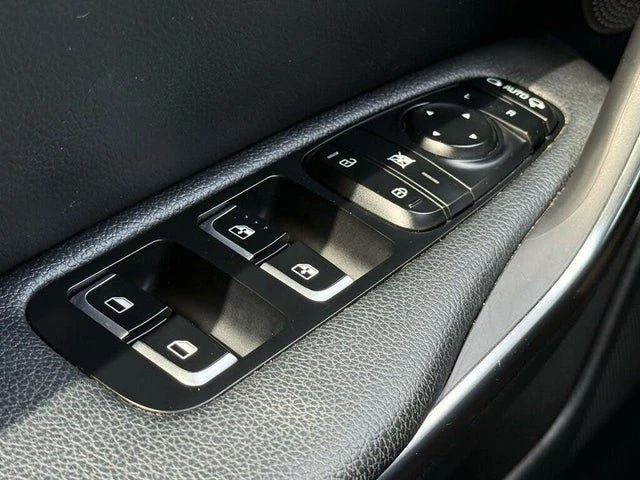 2022 Kia Stinger GT - Image 16 of 17