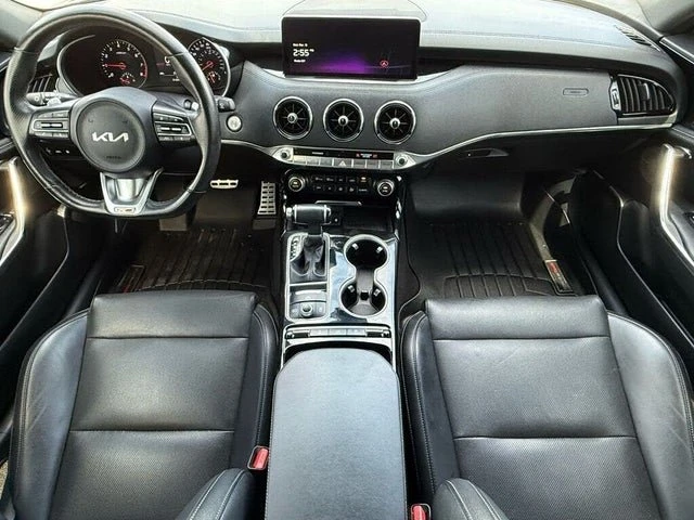 2022 Kia Stinger GT - Image 13 of 17