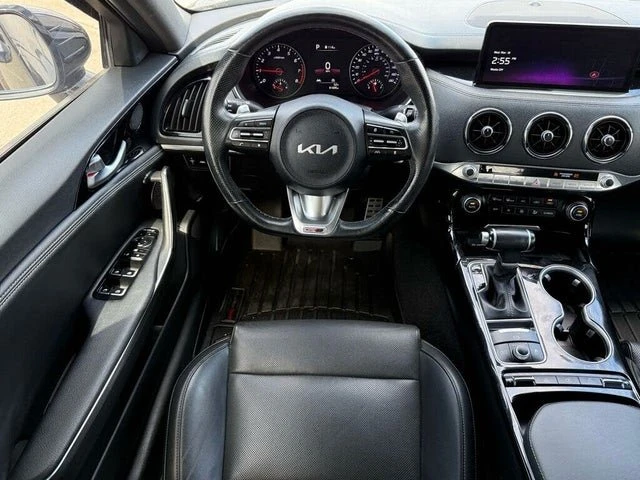 2022 Kia Stinger GT - Image 14 of 17