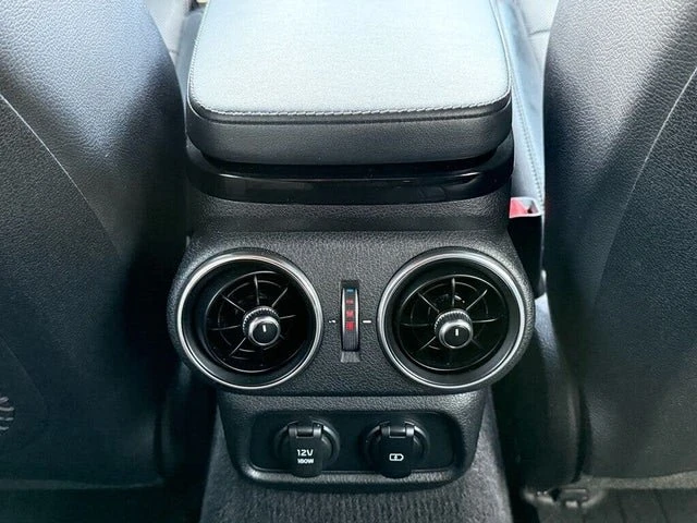 2022 Kia Stinger GT - Image 12 of 17