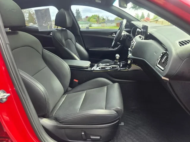 2022 Kia Stinger - Image 18 of 19