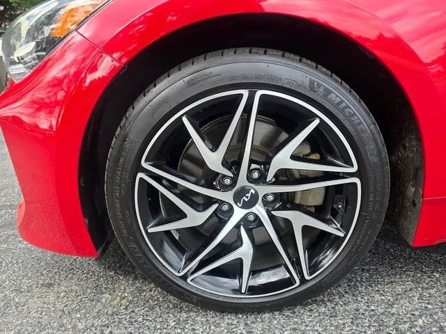 2022 Kia Stinger - Image 8 of 19
