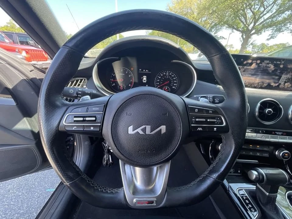 2022 Kia Stinger - Image 14 of 19