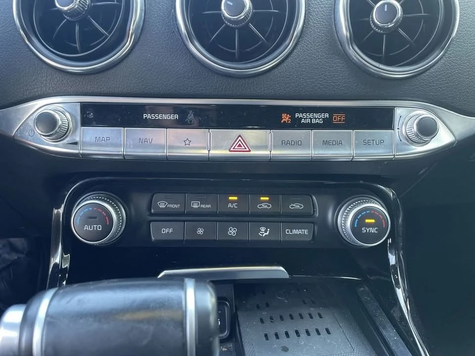 2022 Kia Stinger - Image 18 of 19