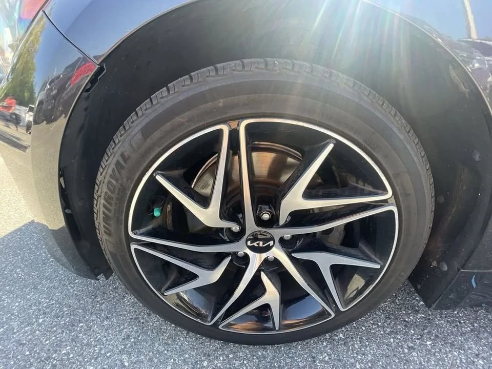 2022 Kia Stinger - Image 10 of 19