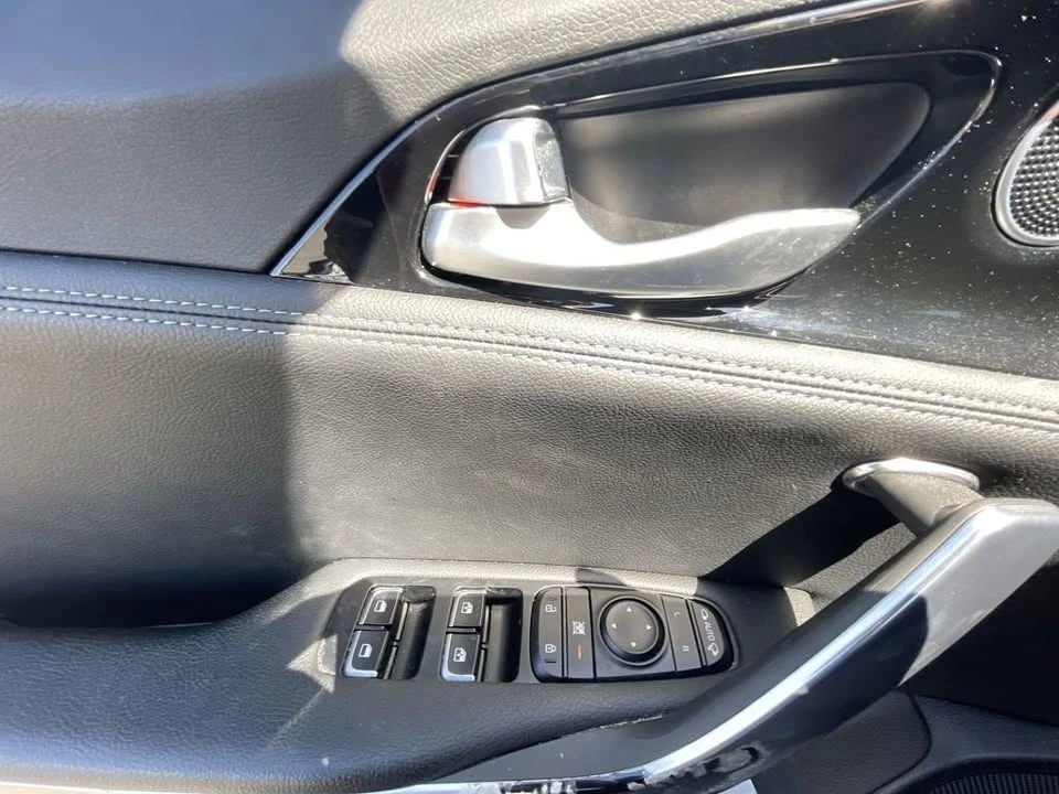 2022 Kia Stinger - Image 13 of 19