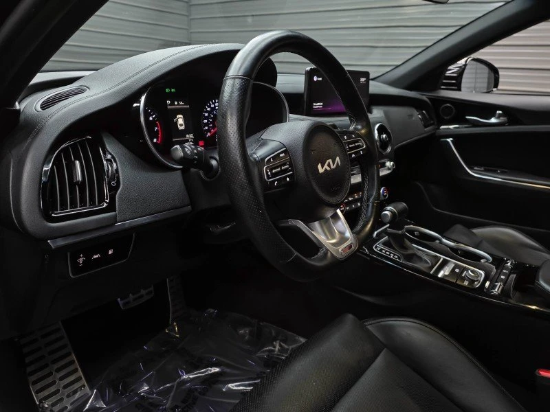 2022 Kia Stinger GT - Image 10 of 20