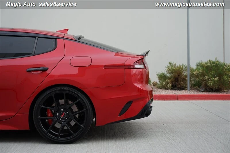 2022 Kia Stinger GT - Image 9 of 20