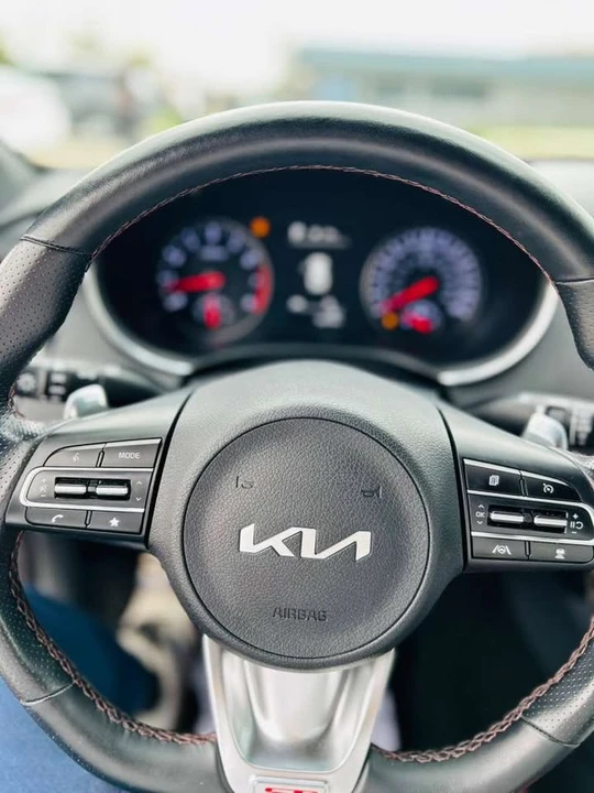2022 Kia Stinger GT - Image 9 of 14
