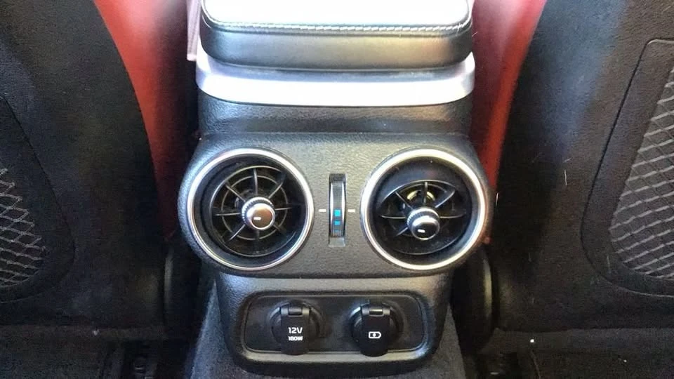 2022 Kia Stinger GT - Image 13 of 20