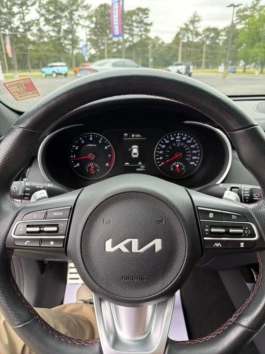 2022 Kia Stinger GT - Image 18 of 19