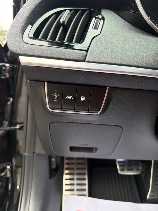 2022 Kia Stinger GT - Image 17 of 19