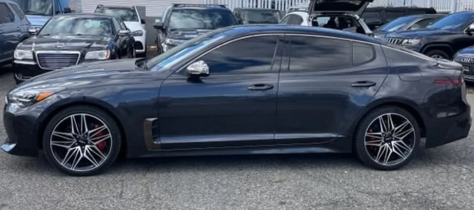 2022 Kia Stinger GT - Image 2 of 9