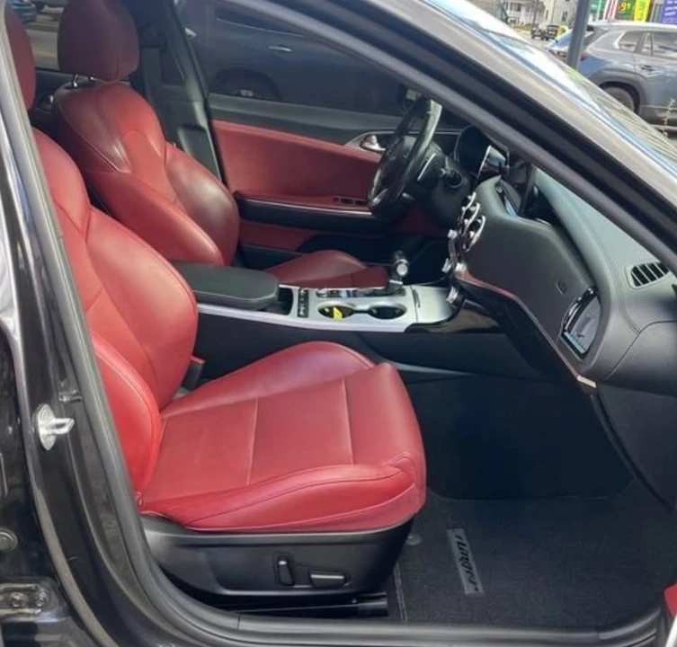 2022 Kia Stinger GT - Image 4 of 10