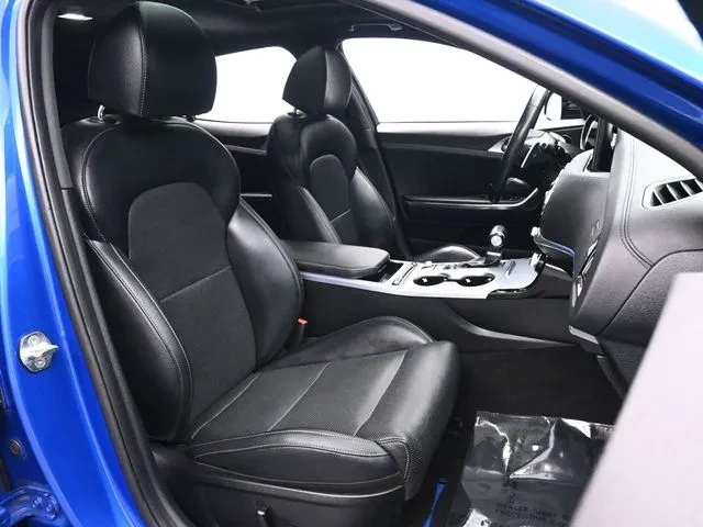 2022 Kia Stinger GT - Image 8 of 14