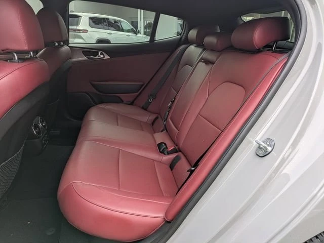 2022 Kia Stinger GT - Image 11 of 19