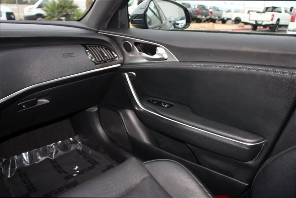 2022 Kia Stinger GT - Image 15 of 18