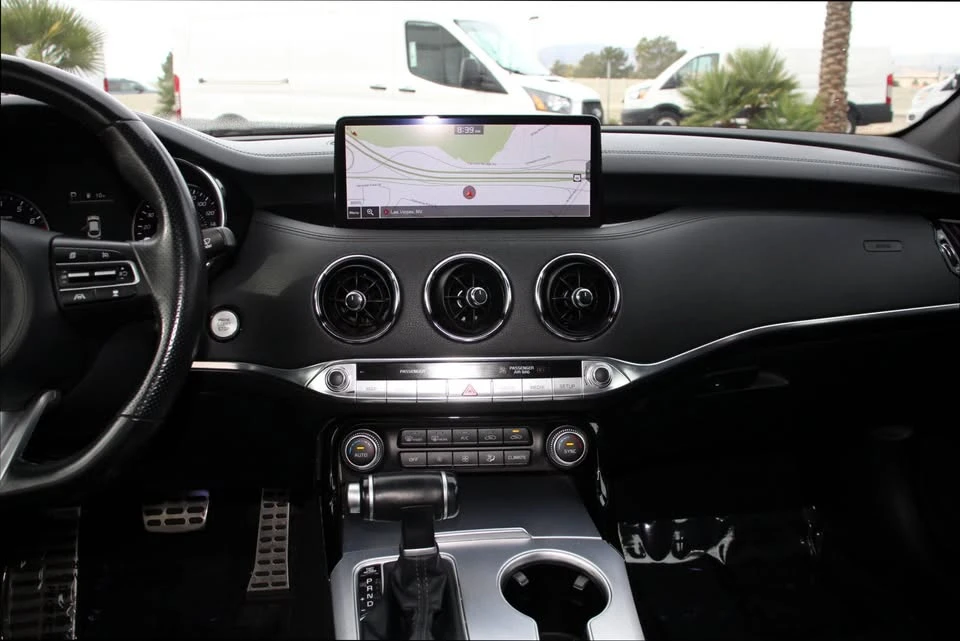 2022 Kia Stinger GT - Image 14 of 18