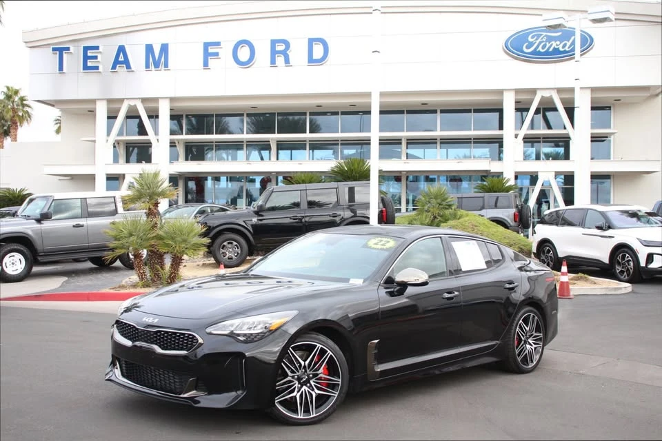 2022 Kia Stinger GT - Image 2 of 18