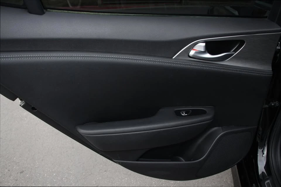 2022 Kia Stinger GT - Image 17 of 18