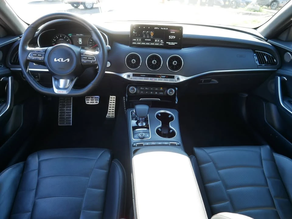 2022 Kia Stinger GT - Image 10 of 17