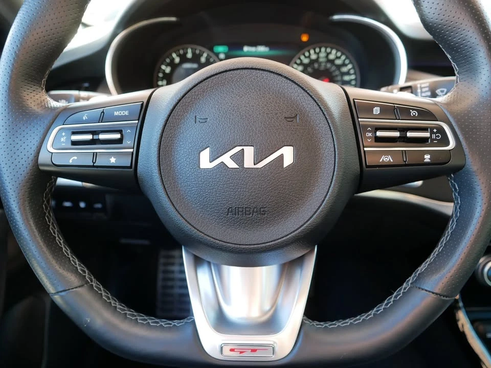 2022 Kia Stinger GT - Image 13 of 17