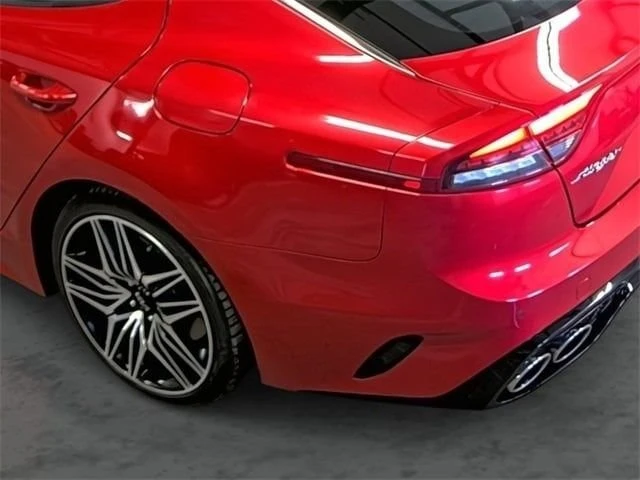 2022 Kia Stinger GT - Image 14 of 19