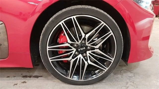 2022 Kia Stinger GT - Image 9 of 19