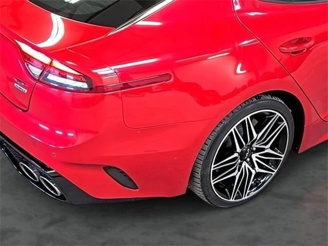 2022 Kia Stinger GT - Image 17 of 19