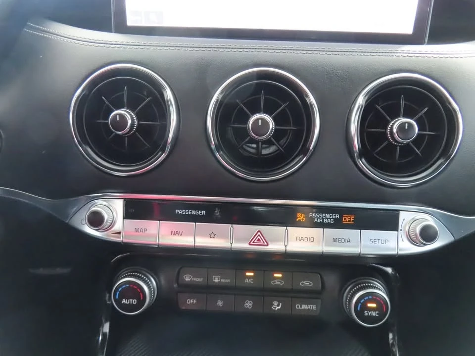 2022 Kia Stinger GT - Image 10 of 19
