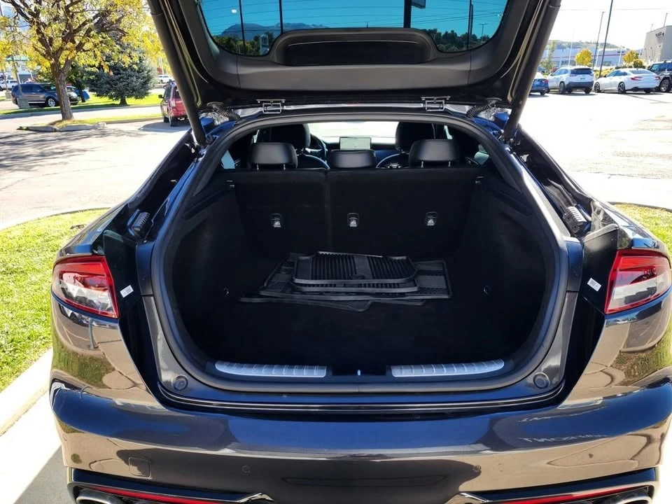 2022 Kia Stinger GT - Image 2 of 8